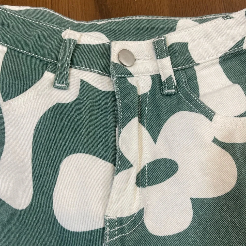 Bailey Rose Green White Flower Power Wide Leg High Waist Jeans Women's​​ size XS - Picture 3 of 7